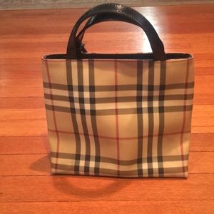 Burberry purse
